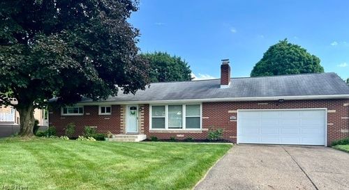 811 Sandy Ave Ne, Massillon, OH, 44646-2050 | Card Image