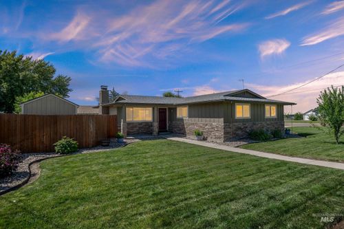 2104 Hillcrest Ln, Caldwell, ID, 83605-2727 | Card Image