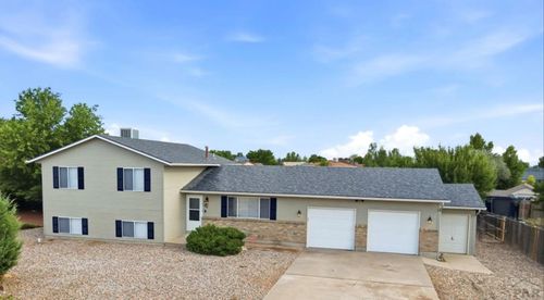 84 W Bonanza Dr, Pueblo West, CO, 81007-6320 | Card Image