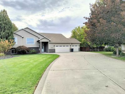 2-MASTER-BEDROOMS-ON-OVER - 3107 Cabernet Ct, Home with 5 bedrooms, 4 bathrooms and null parking in Pasco WA | Image 1