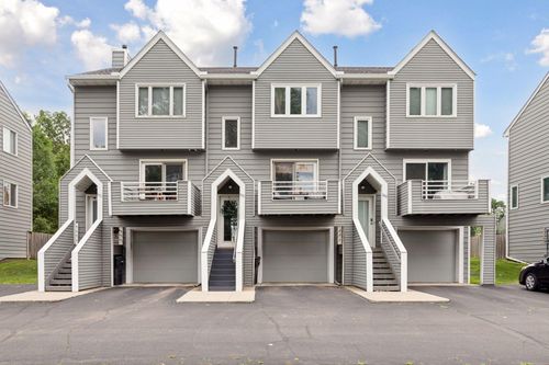 890 Hunt Pl, Saint Paul, MN, 55114-1505 | Card Image
