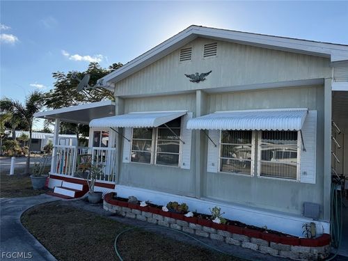 123 Flame Ln, NORTH FORT MYERS, FL, 33917-6522 | Card Image