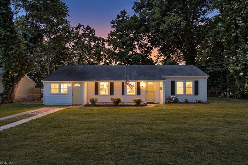 4 Cottage Ln, Newport News, VA, 23603-1316 | Card Image