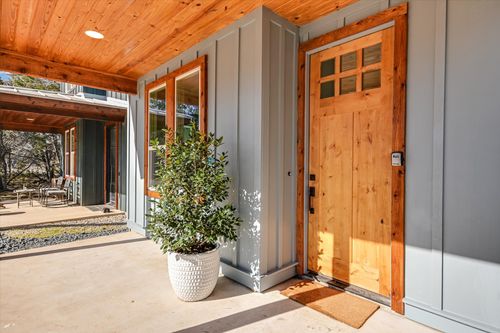 70 Deer Ridge Rd, Wimberley, TX, 78676-2252 | Card Image