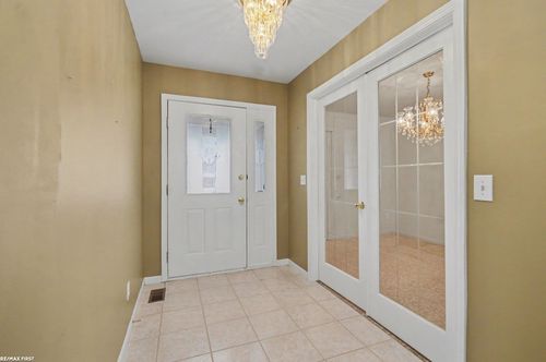47985 Fox Chase Ct, Shelby Township, MI, 48315-4232 | Card Image
