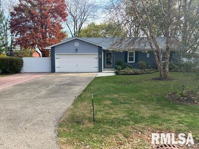 8 Lansing Drive, House other with 3 bedrooms, 2 bathrooms and null parking in Springfield IL | Image 1