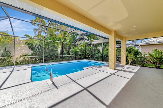 700 Silk Oak Drive, House other with 3 bedrooms, 2 bathrooms and null parking in Venice FL | Image 6