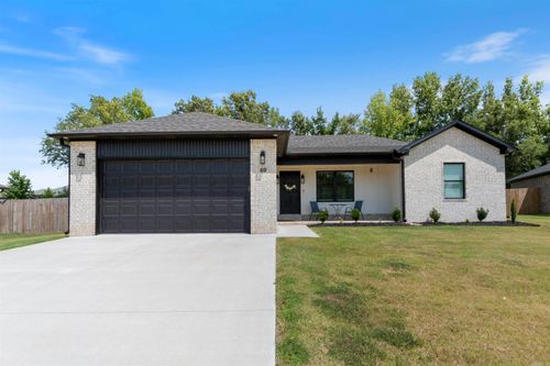 69 Birchwood Dr, Ward, AR, 72176-8405 | Card Image