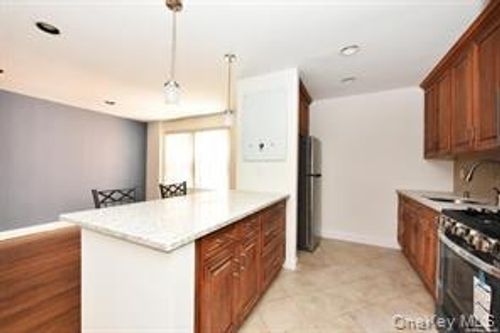 apt-2r-30 Stoner Ave, Great Neck, NY, 11021-2104 | Card Image