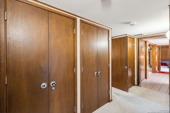 225 Carolwood Dr, House other with 3 bedrooms, 2 bathrooms and null parking in Castle Hills TX | Image 40