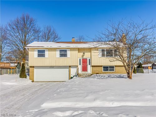 3327 Valley Forge Dr, Brunswick, OH, 44212-3154 | Card Image