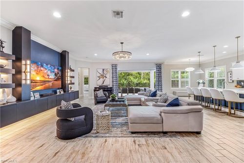 3829 Helmsman Dr, NAPLES, FL, 34120-0718 | Card Image