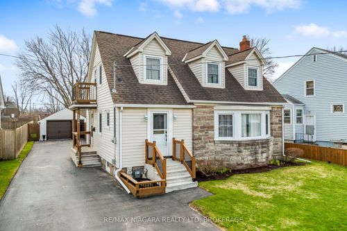 124 Neff St, Port Colborne, ON, L3K3T4 | Card Image