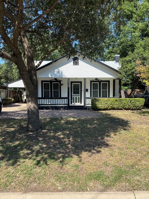 1209 Park St, Kerrville, TX, 78028-3535 | Card Image