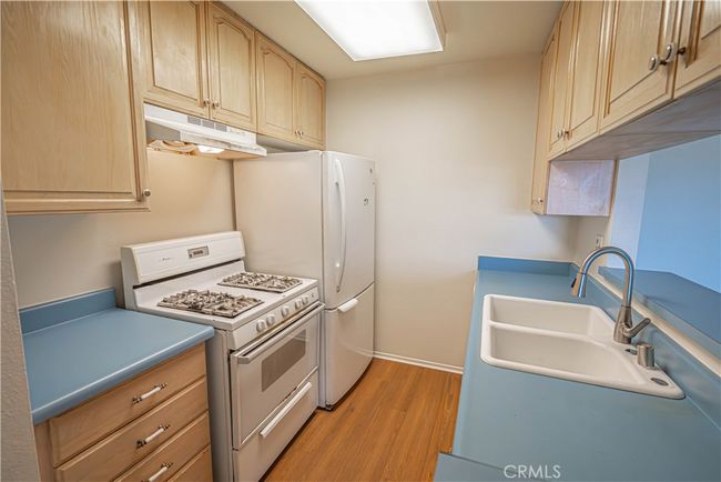 UNIT-237 - 10331 Lindley Ave, Condo with 2 bedrooms, 2 bathrooms and 2 parking in Porter Ranch CA | Image 4