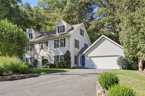 200 Central Ave, Pleasantville, NY, 10570-3704 | Card Image