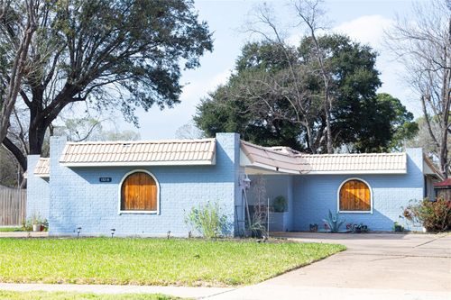 15318 Leeds Ln, Jersey Village, TX, 77040-1339 | Card Image