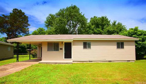 817 Greenlea Dr, North Little Rock, AR, 72117-4533 | Card Image