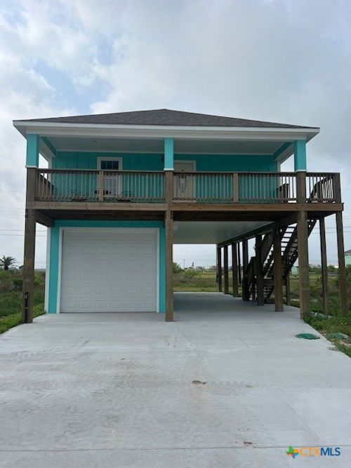 435 W Royal Oak Ln, Rockport, TX, 78382 | Card Image