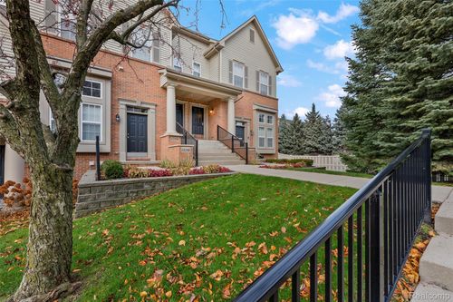 22200 Abbey Ln, Dearborn, MI, 48124-2242 | Card Image