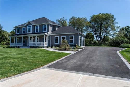 Tbb Gateway Court, Southampton, NY, 11946 | Card Image