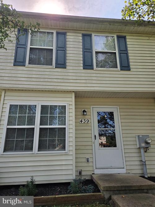 439 Ridgefield Ave, STEPHENS CITY, VA, 22655-2919 | Card Image