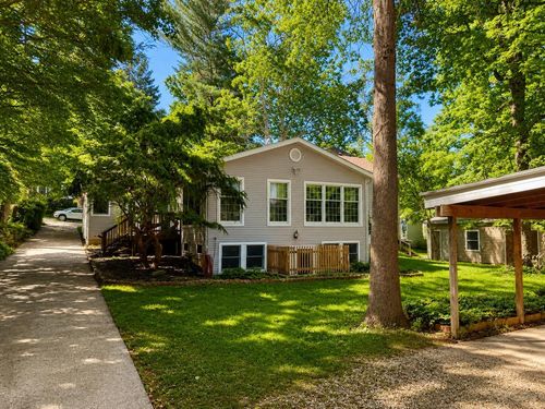225 Summit St, Granville, OH, 43023-1343 | Card Image