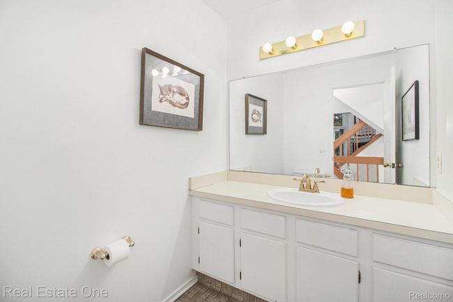 Half Bath | Image 16