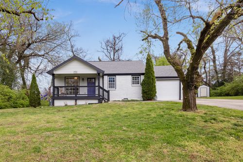 2722 Ennis Rd, Nashville, TN, 37210-5400 | Card Image