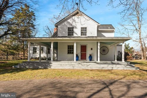 326 Walker Rd, GREAT FALLS, VA, 22066-3507 | Card Image