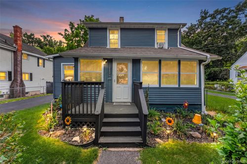 30 Glenwood Ave, Poughkeepsie, NY, 12603-3302 | Card Image