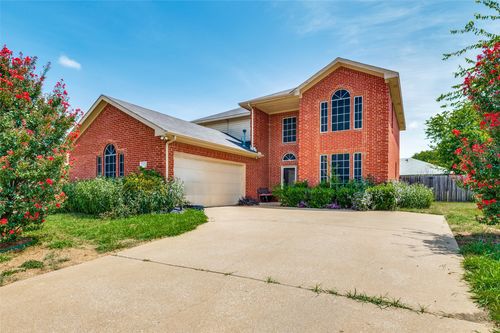 1212 Rio Bravo Dr, Desoto, TX, 75115-7187 | Card Image