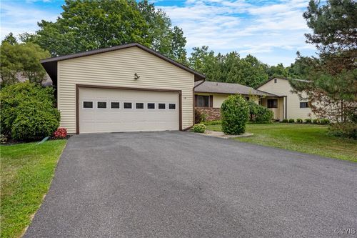 114 Kimry Moor, Fayetteville, NY, 13066-1854 | Card Image
