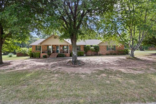 153 Channel Cir, Russellville, AR, 72802-7232 | Card Image