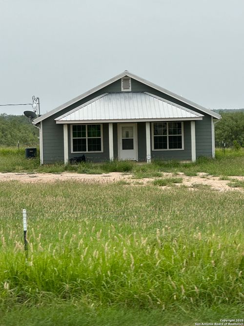1651 Fm 186, Carrizo Springs, TX, 78834-5020 | Card Image