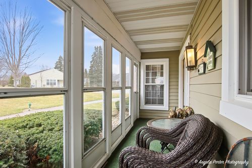 237-7202 Oxford Cir, Fox Lake, IL, 60020-1020 | Card Image