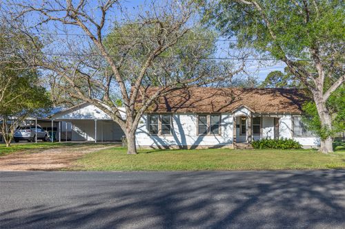 1014 S Madison St, La Grange, TX, 78945-3304 | Card Image