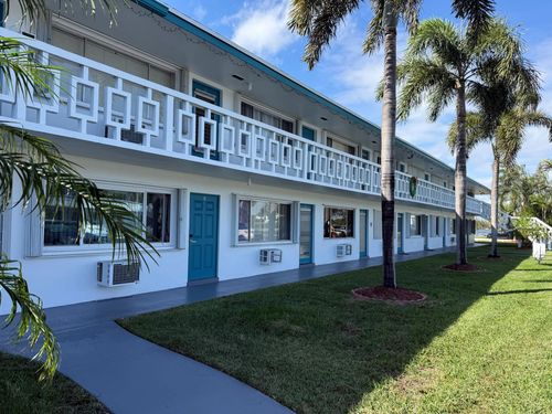 apt-5-2204 Lake Osborne Dr, Lake Worth Beach, FL, 33461-6820 | Card Image