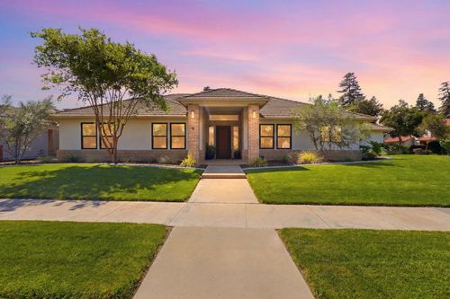 2181 N M St, Tulare, CA, 93274-8311 | Card Image