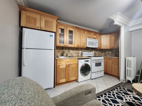 8-361 Granfield Ave, Bridgeport, CT, 06610-2354 | Card Image