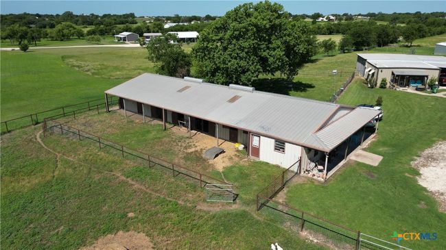 20 stall Stable 2 tack rooms office wash room | Image 5