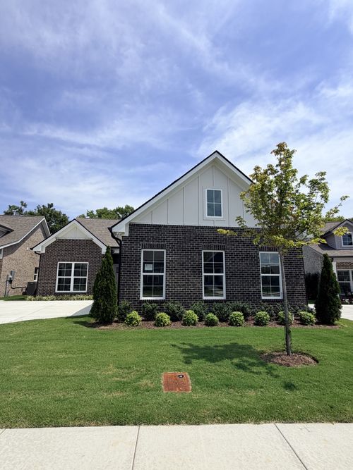 7204 Maddenwood Ln, Hermitage, TN, 37076-2457 | Card Image