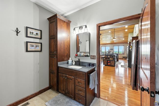 6010 Sw Douglas Rd, House other with 3 bedrooms, 3 bathrooms and null parking in Topeka KS | Image 20