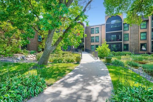 317-9600 Portland Ave S, Bloomington, MN, 55420-4558 | Card Image