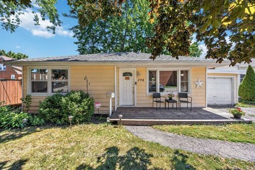 298 Lorne Ave, Wallaceburg, ON, N8A3Z2 | Card Image
