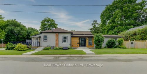 17 Amelia St, Paris, ON, N3L1Z4 | Card Image