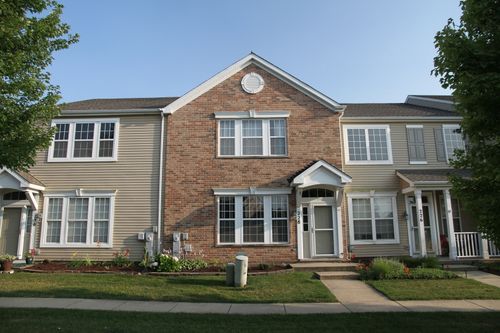 228 Springbrook Trl S, Oswego, IL, 60543-4007 | Card Image