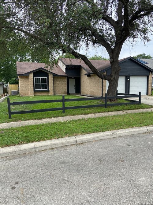 11009 Forest Crown, Live Oak, TX, 78233-4364 | Card Image