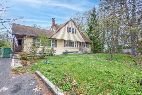 20 Olympia St, Port Jefferson Station, NY, 11776-1414 | Card Image