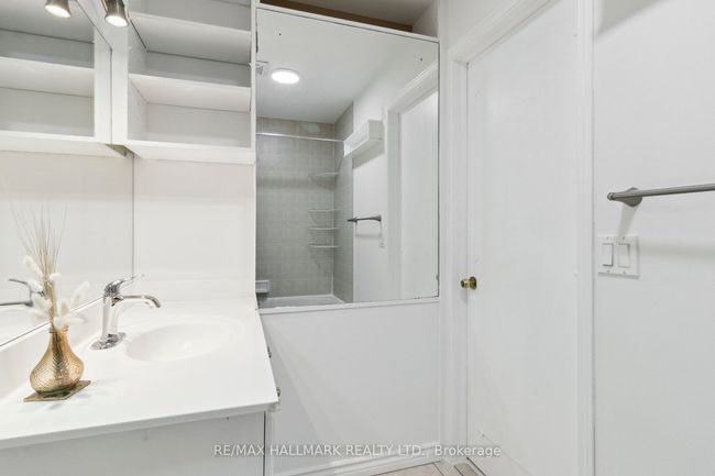713 - 2 Maison Parc Crt, Condo with 1 bedrooms, 1 bathrooms and 1 parking in Thornhill ON | Image 17